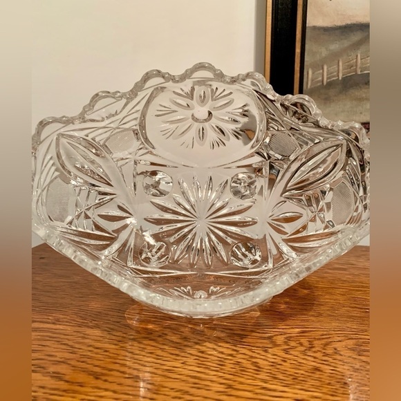 Vintage Four Footed Cut Crystal Flower Daisy Primrose Scalloped Edge Bowl - Picture 6 of 6